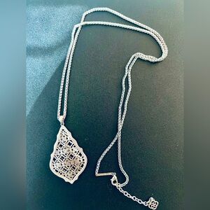 EUC Kendra Scott Logo Filagree Pendant Necklace